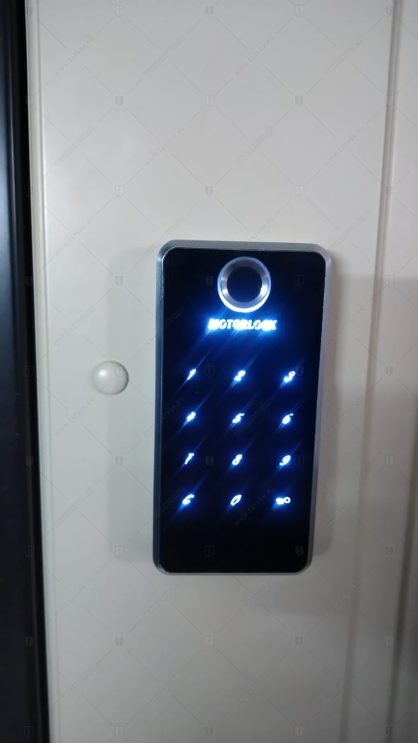 Считыватель и привод цилиндра Motorlock 